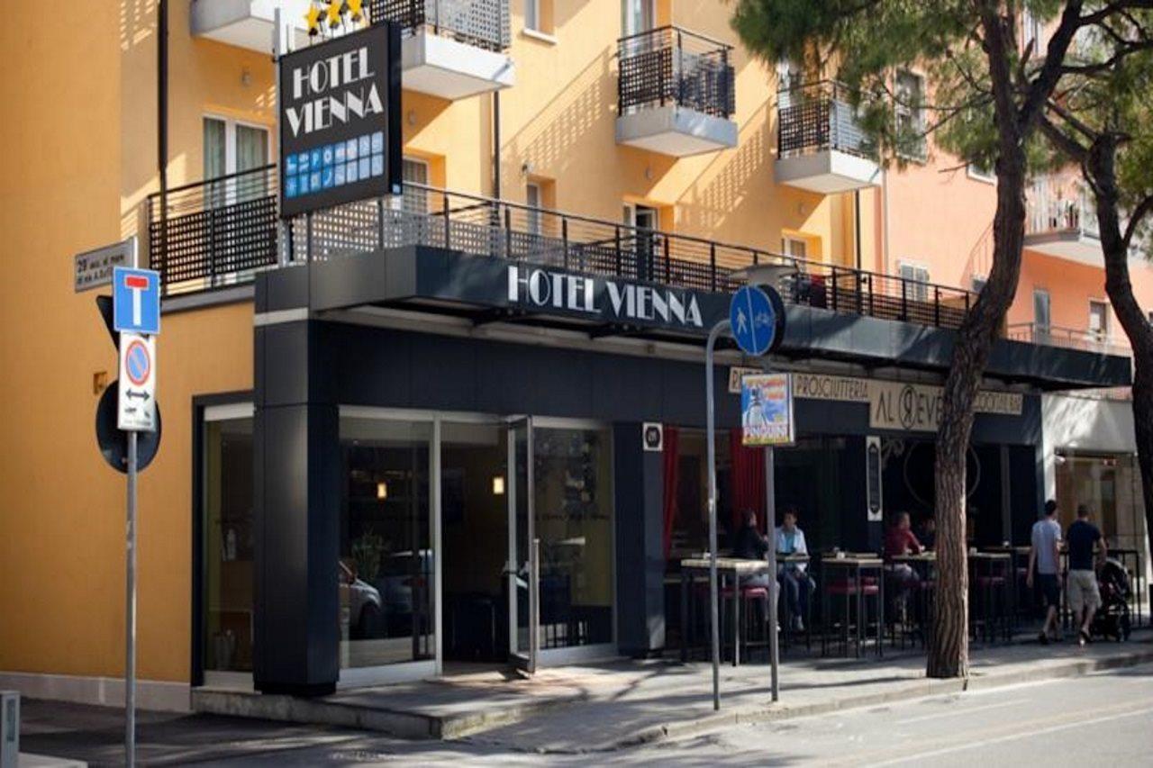 Hotel Vienna Lido di Jesolo Exterior photo