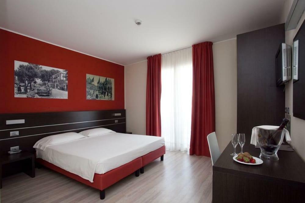 Hotel Vienna Lido di Jesolo Exterior photo